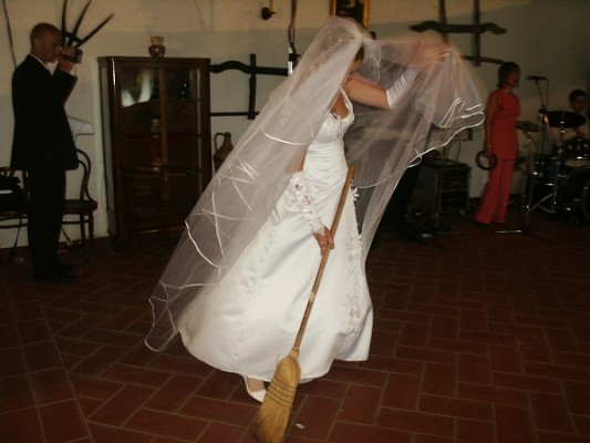 076hochzeitungarnbernimoni2007.jpg