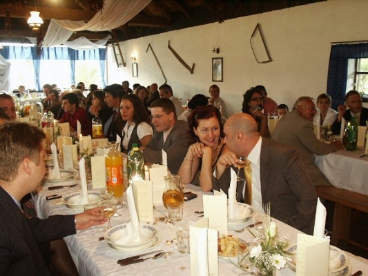 092hochzeitungarnbernimoni2007.jpg